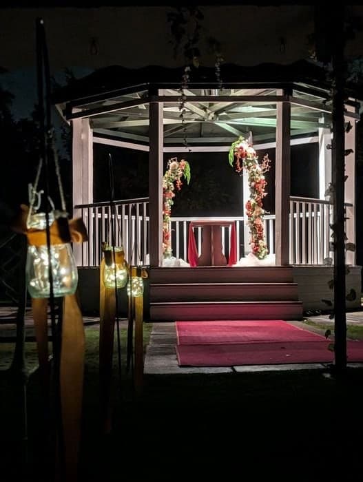 Wedding bandstand